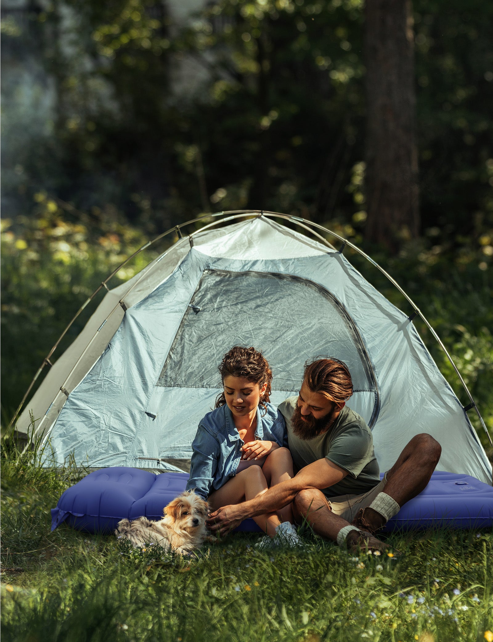 Inflatable Sleeping Pad, Foldable Camping Mat Air Mattress with Integrated Pillow, Built-in Inflator
